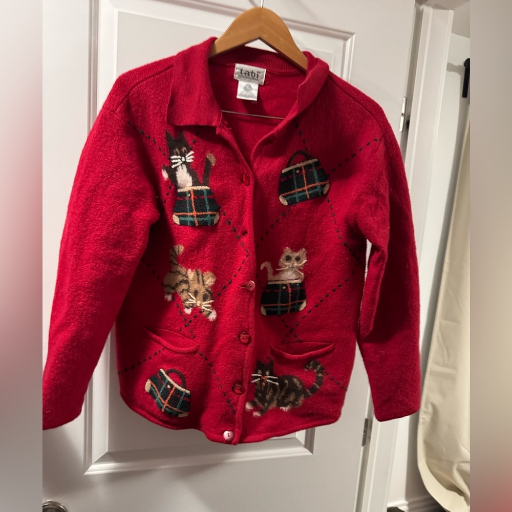 Adorable vintage wool cat sweater.